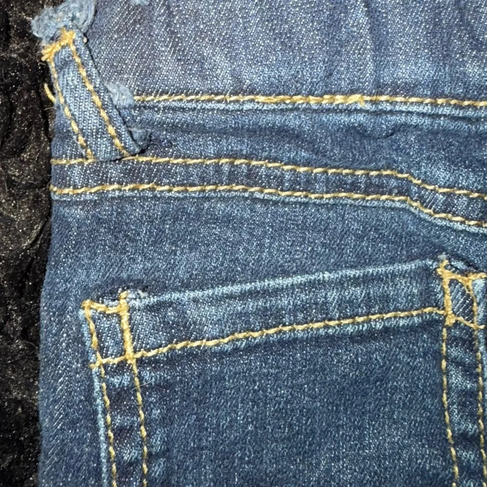 Outfit: Carter's‎ Girls Skinny Jeans & Beautees New Tshirt